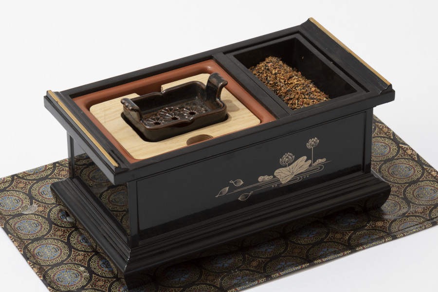 焼香とは？正しい焼香の回数は何回？基本作法と宗派ごとの作法